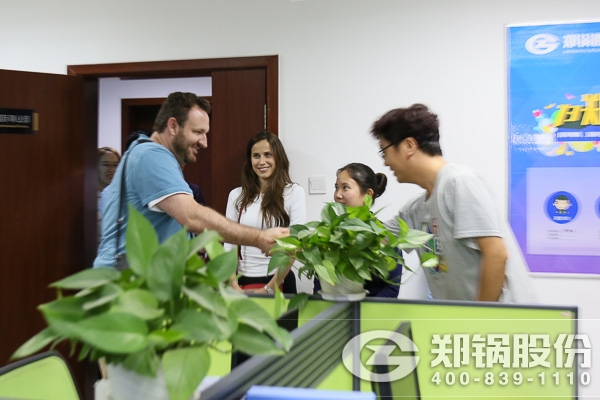 美国经销商来访人生就是博股份实地考察