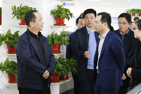 河北省工业和信息化厅厅长龚晓峰莅临人生就是博