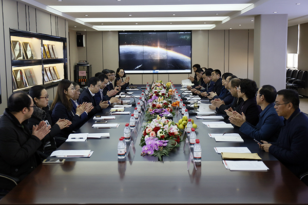 河北省工业和信息化厅厅长龚晓峰莅临人生就是博